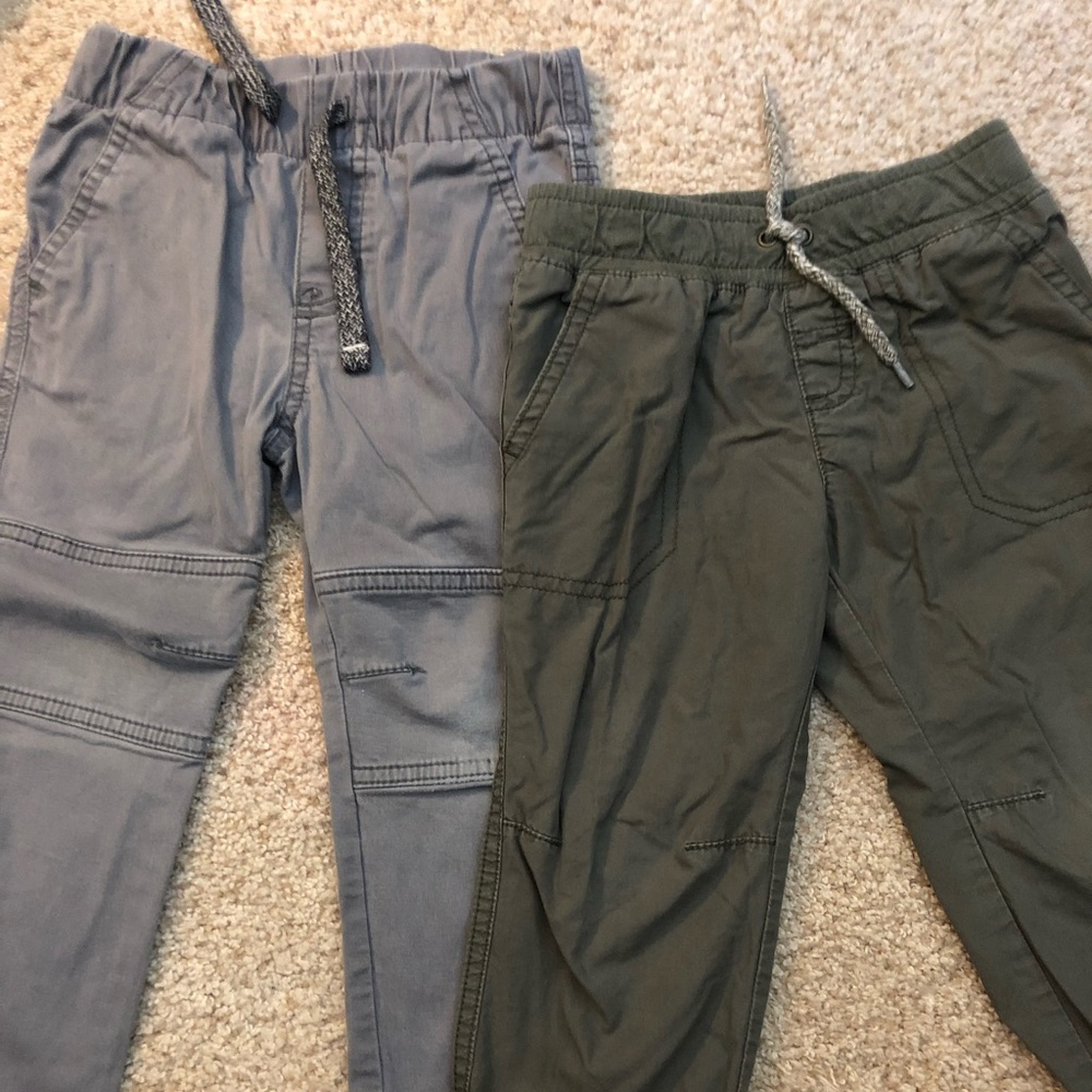 Two pair of 3T cargo style joggers